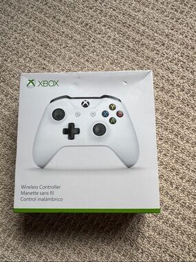 Wireless Controller in White - Official Console Controller